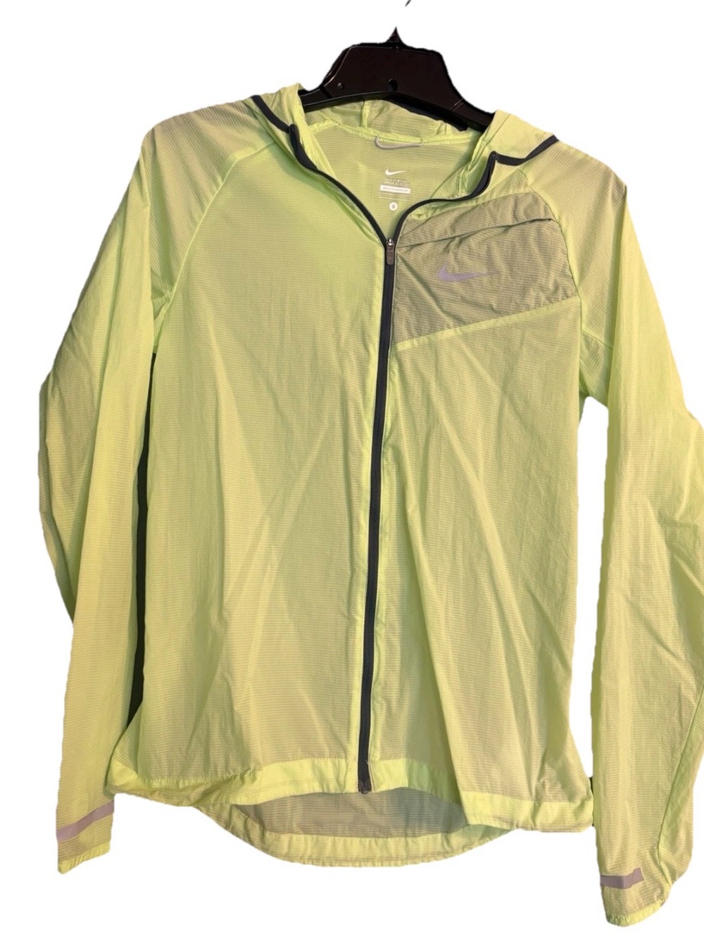 Nike Women's Impossibly Light Reflective Running Jacket Lime black Small